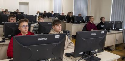 Młodzi informatycy poznali fundamenty programowania w języku Python