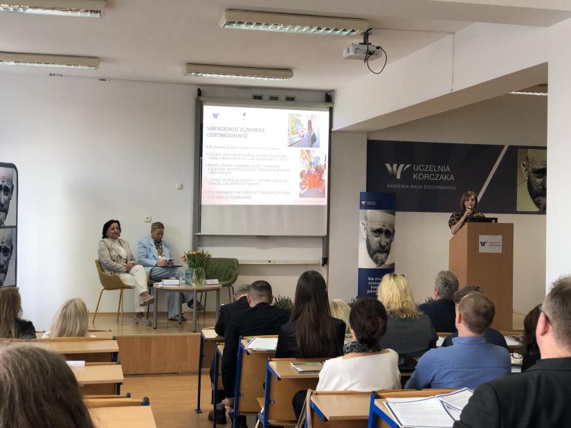 Studentki i wykładowcy IPJ na Ogólnopolskiej Konferencji Naukowej