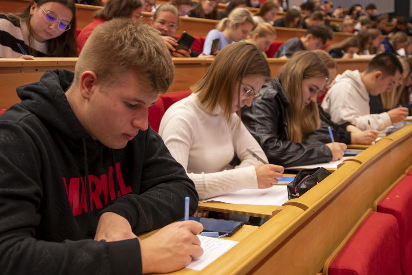 Uczniowie i studenci pisali listy w obronie praw człowieka