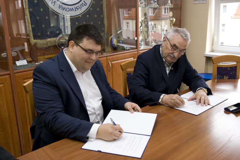 Kolejna umowa o współpracy