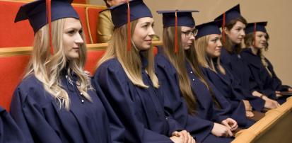 Wręczono dyplomy magisterskie w PWSZ w Elblągu