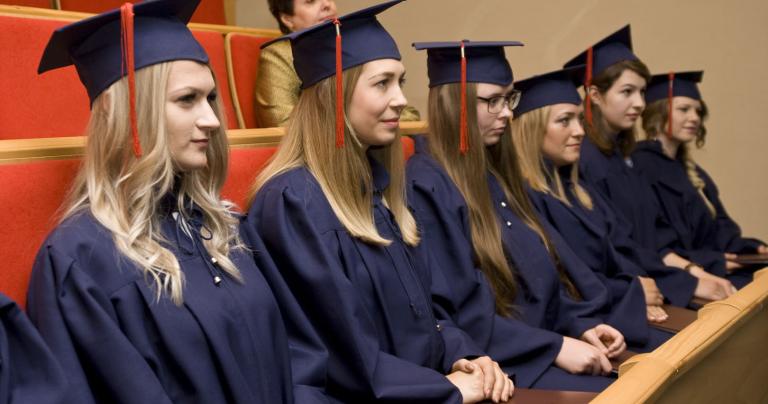 Wręczono dyplomy magisterskie w PWSZ w Elblągu