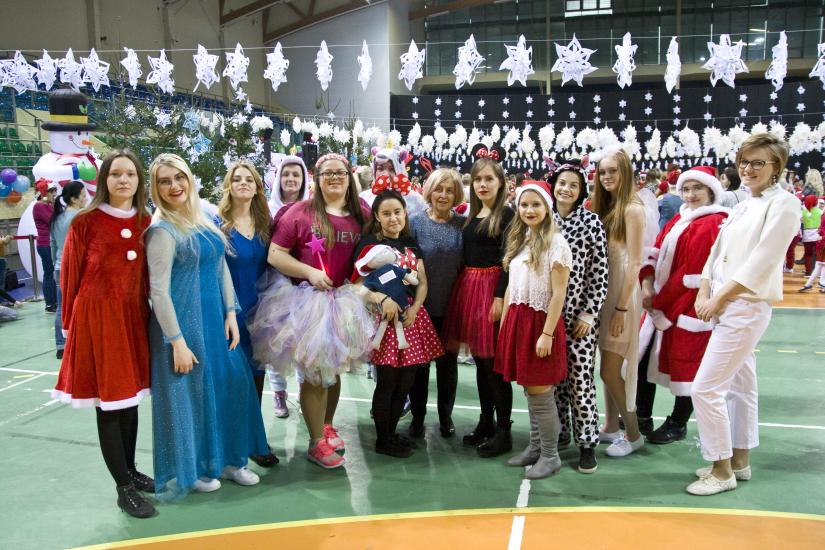Studentki IPJ podczas Mikołajek Miejskich