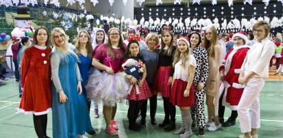 Studentki IPJ podczas Mikołajek Miejskich