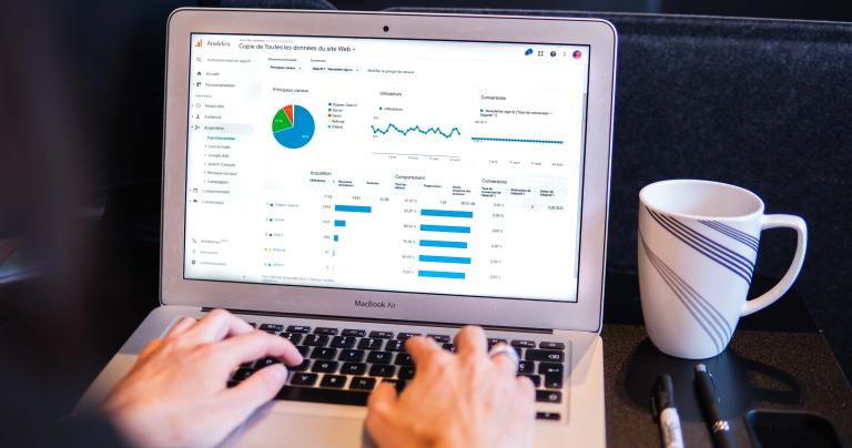 Zdobądź certyfikaty Google Analytics i Google Ads