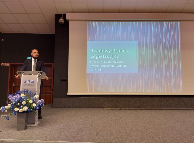 Studenci poznali szczegóły procesu legislacyjnego