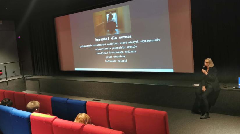 Studenci na szkoleniu w Kinie Światowid