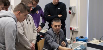 Praktyczne zajęcia dla przyszłych elektryków