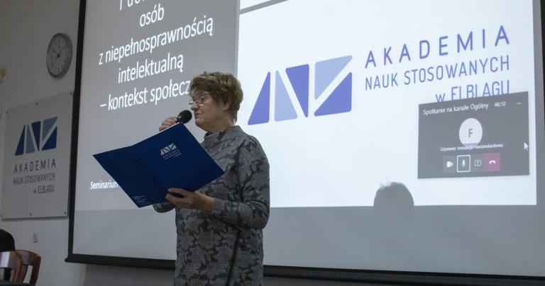 Dorastanie i dorosłość osób z niepełnosprawnością intelektualną