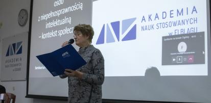 Dorastanie i dorosłość osób z niepełnosprawnością intelektualną
