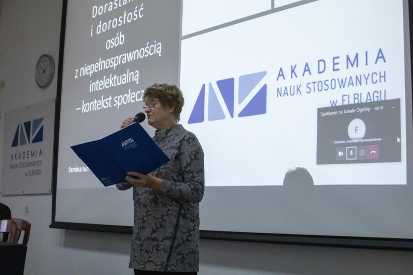 Dorastanie i dorosłość osób z niepełnosprawnością intelektualną