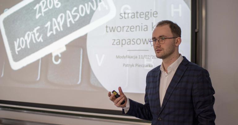 Młodzi informatycy zdobywają praktyczne kompetencje