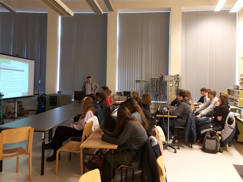 Licealiści dowiedzieli się co można zmierzyć za pomocą prądu