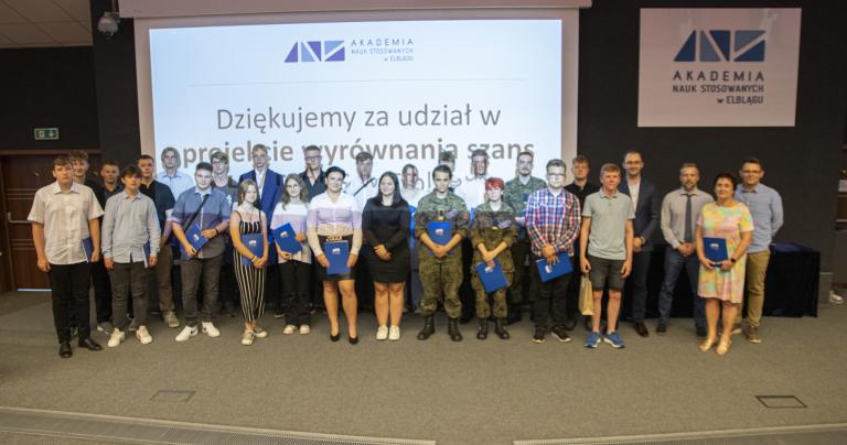 Młodzi informatycy uzyskali certyfikaty