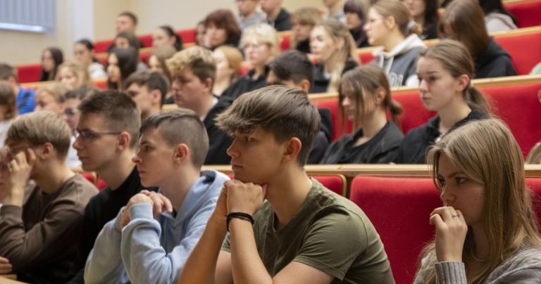 Jak funkcjonuje rynek pracy? - wykład dla uczniów