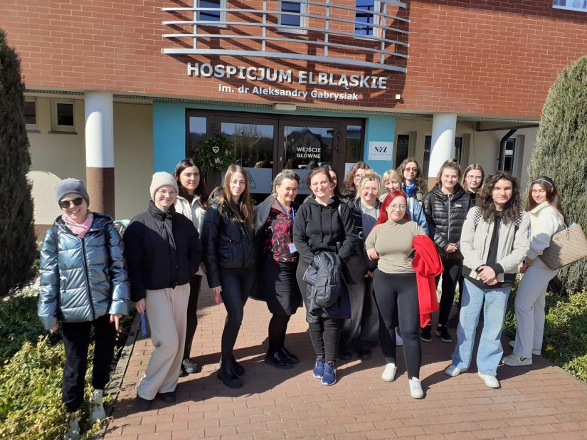 Co ma wspólnego hospicjum z resocjalizacją?