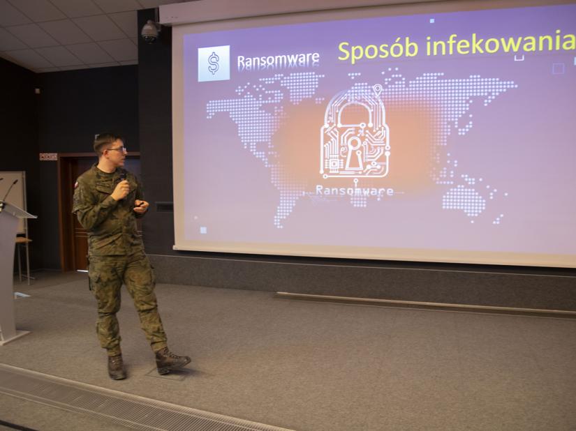 Ataki w Cyberprzestrzeni - Akademia_CYBER.MIL