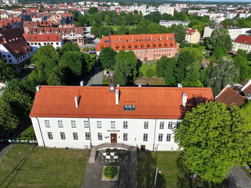 Drony w służbie historii
