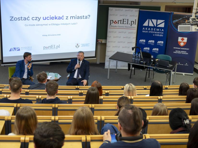 "Zostać czy uciekać z miasta?" - debata młodzieży z Prezydentem Elbląga w naszej Akademii