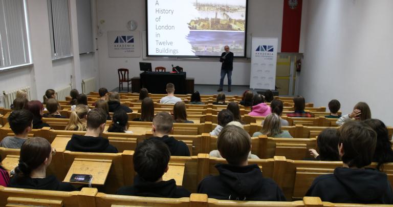 Praktyczne zajęcia z języka angielskiego