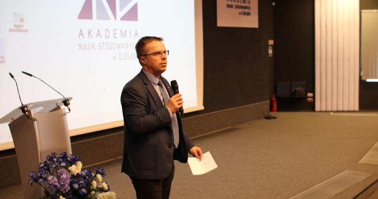 Praktyczne wykłady dla przyszłych ekonomistów