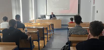 Wykład z kryptografii i bezpieczeństwa system&oacute;w UNIX dla uczni&oacute;w szk&oacute;ł ponadpodstawowych