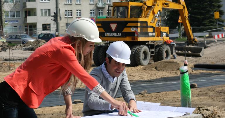 Praca dla młodych? Owszem, ale tylko z praktyką...