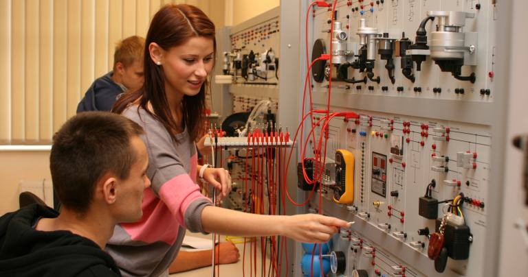 Kierunek Mechanika i budowa maszyn z pozytywną oceną PKA