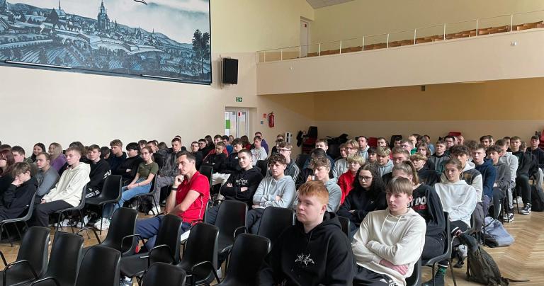 Szansa na rozwój dla młodych informatyków